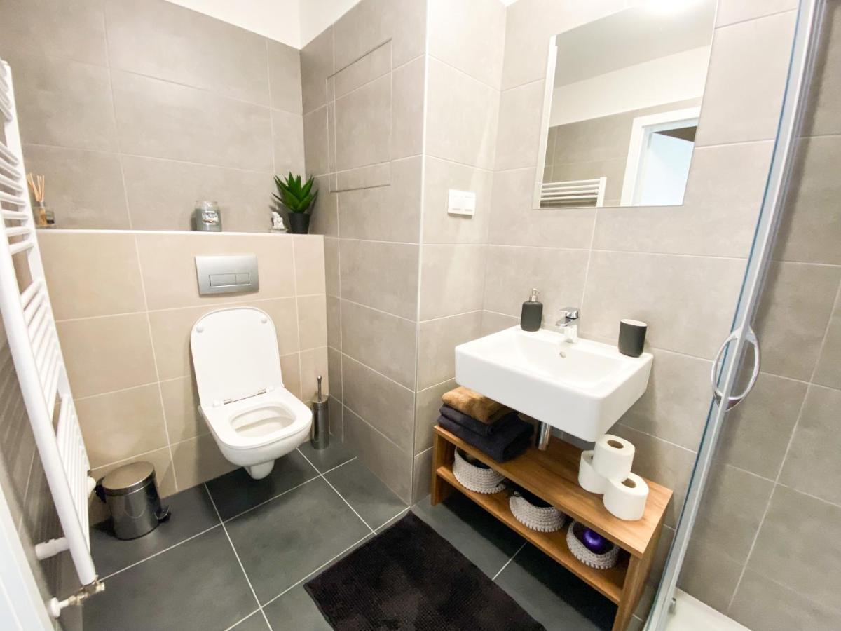 Apartmán Krasny Moderny 1-izbovy Byt, Novostavba + Parking Bratislava
