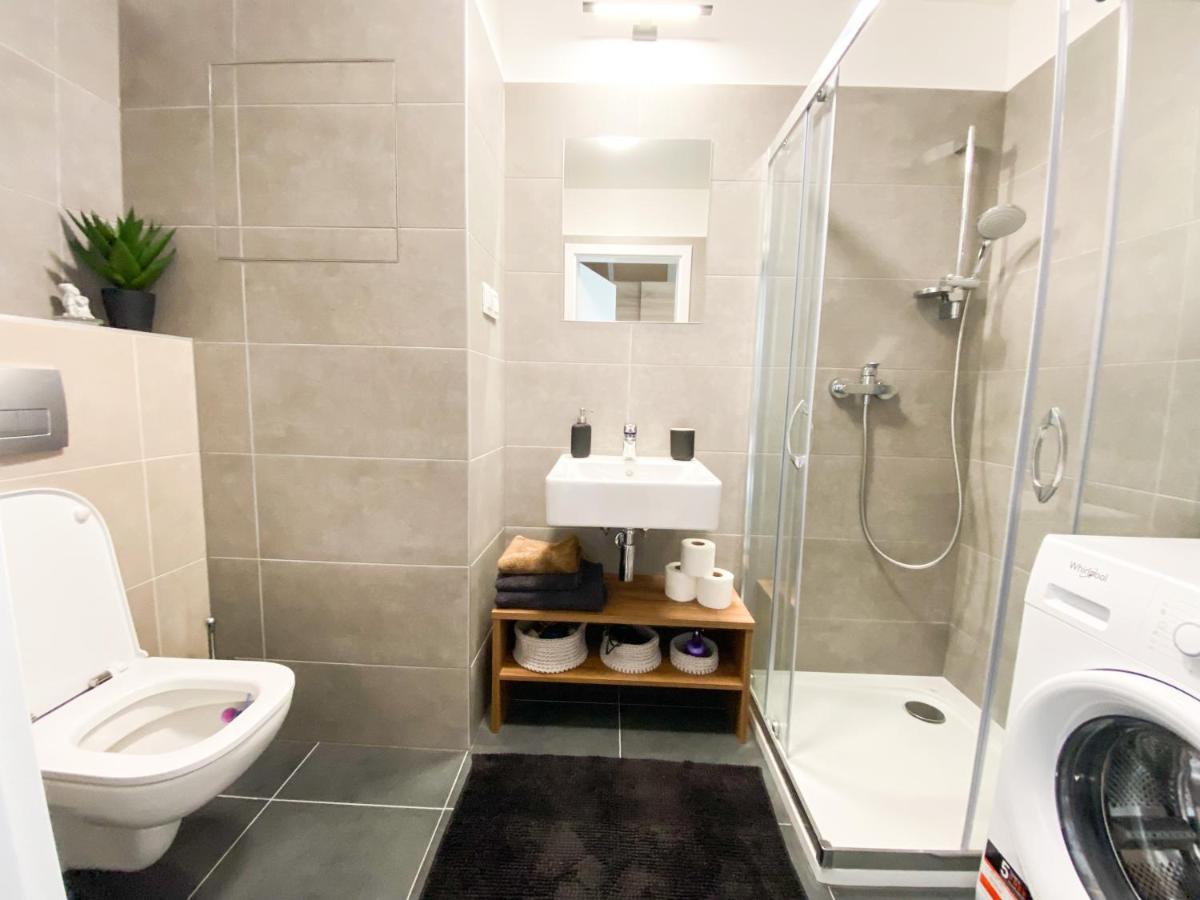 Apartmán Krasny Moderny 1-izbovy Byt, Novostavba + Parking